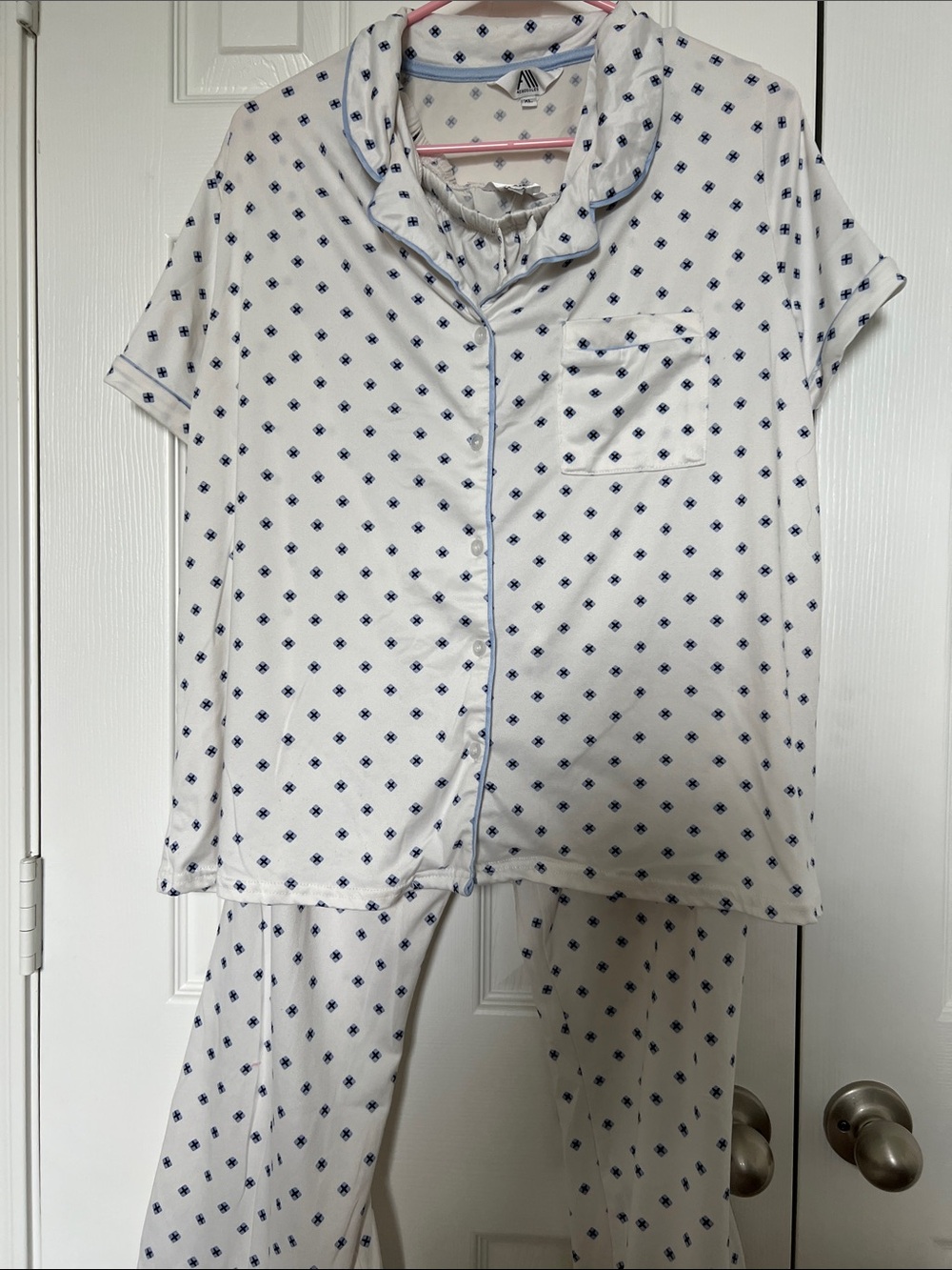 Aeropostale White and Navy Diamond-Print Pajama Set Thee piece